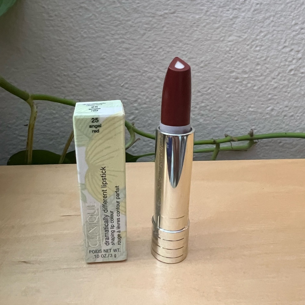 NIB Clinique Dramatically Different Lipstick Shaping Lip Colour Angel Red - Picture 2 of 8